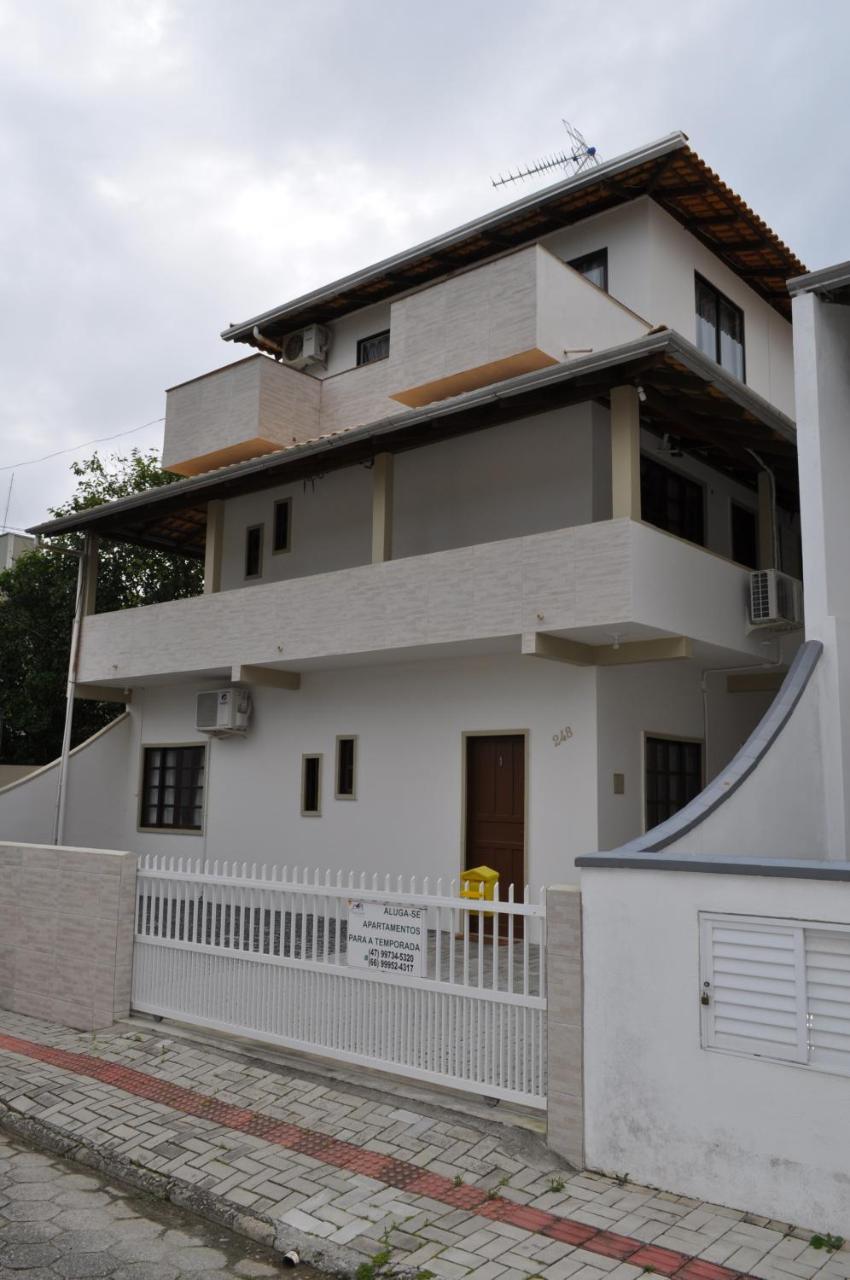Apartamentos Bombinhas - 140 Metros Da Praia Extérieur photo
